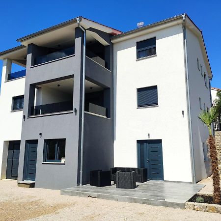 Apartments Pina Корнич Екстер'єр фото