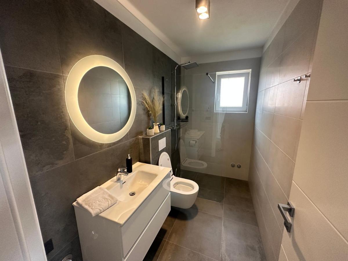 Apartments Pina Корнич Екстер'єр фото